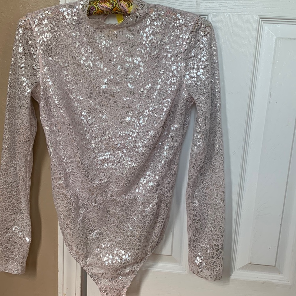 Victoria‘s Secret Long-sleeve Lace Body Suit
